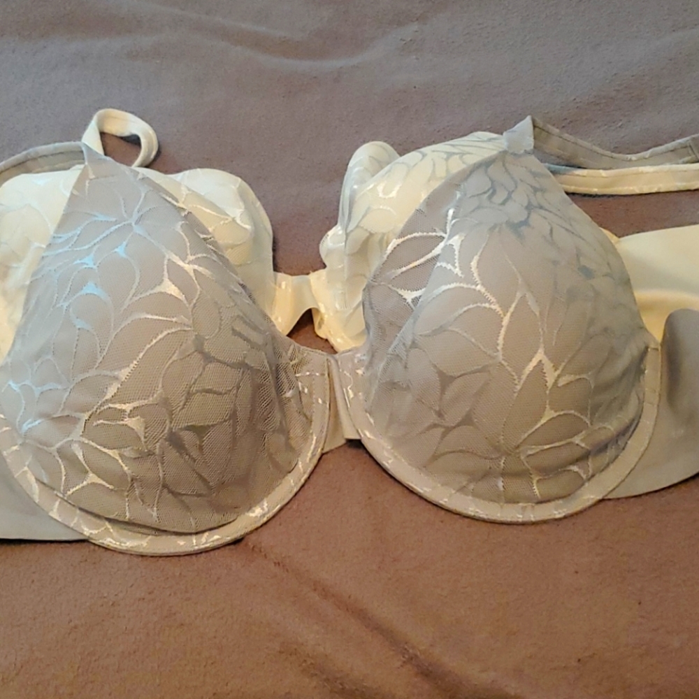 ⭐ BALI 34DD NWOT ⭐